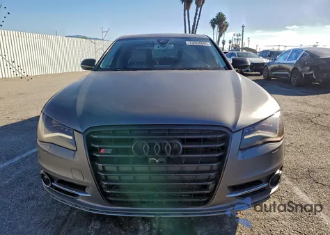 2013 Audi S8 Quattro z USA, uszkodzony, nr VIN WAUD2AFD4DN007731